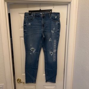 Brand new, Old Navy Rockstar super skinny mid rise jeans